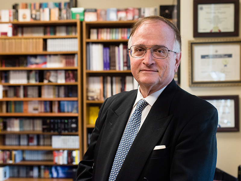 Texas Biomedial Engineering professor Nicholas Peppas