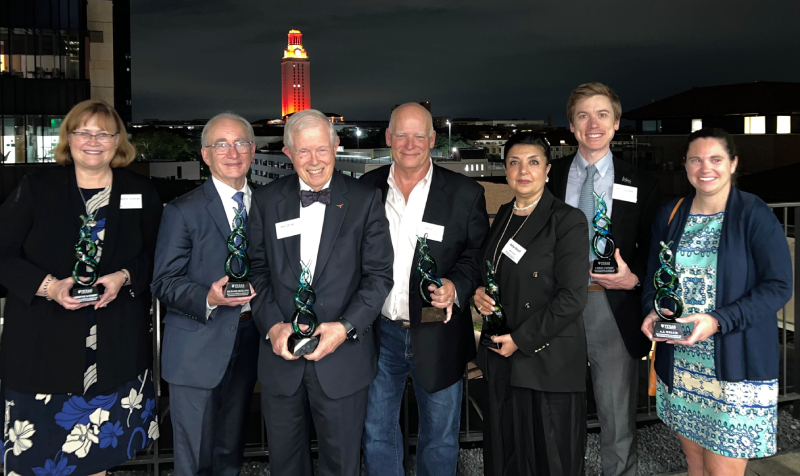 Group of Texas BME Academy of Distinguished Biomedical Engineering honorees holding their awards